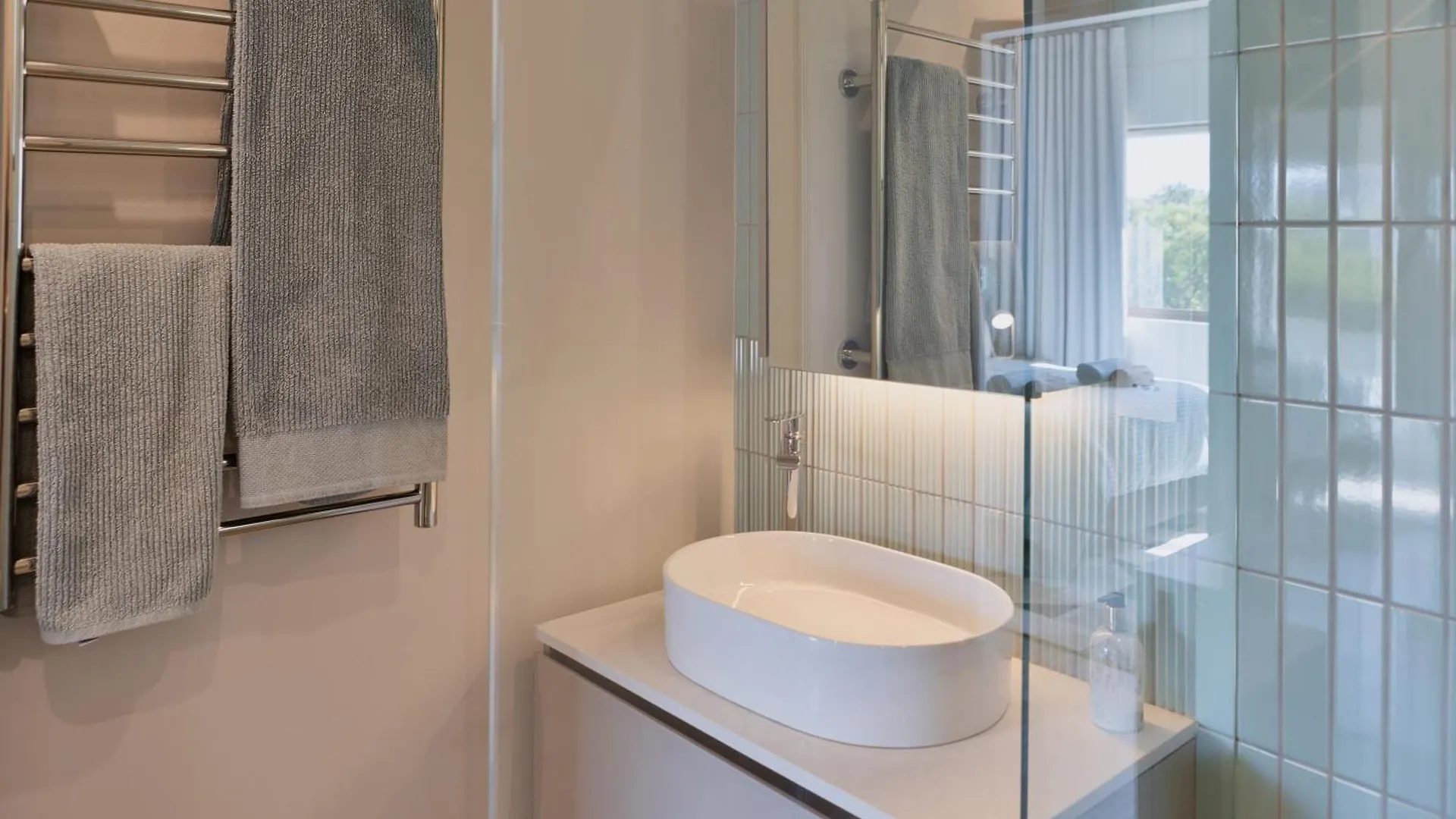 Luxurious 1 Bedroom In Camps Bay Villa With A Pool Cape Town 0*,  South Africa