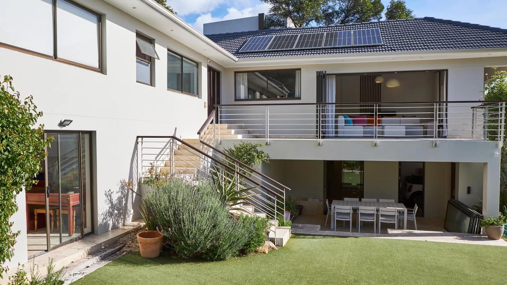 Guest house Luxurious 1 Bedroom In Camps Bay Villa With A Pool Cape Town South Africa