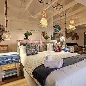 Sun&sand Camps Bay Guest house
